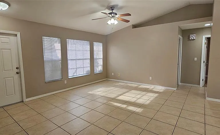 3740 SW Santa Barbara Place Cpe — Photo 9
