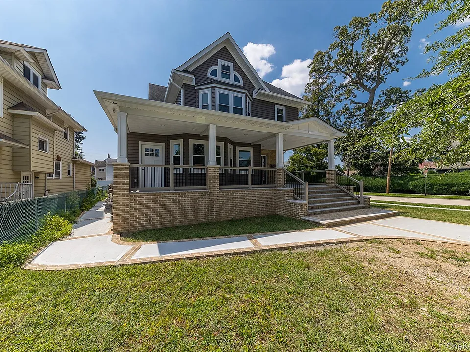 57 Earle Ave #1