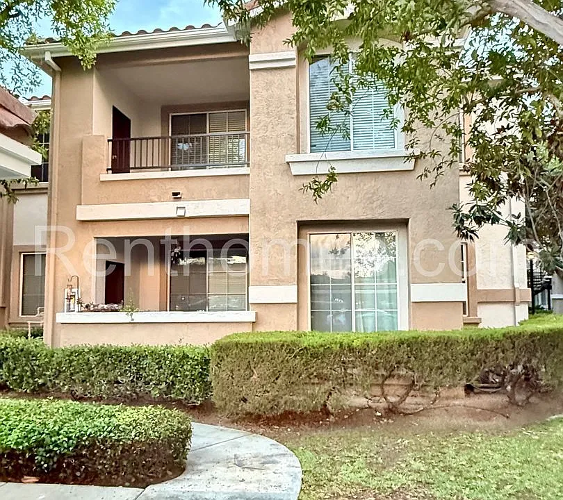 10728-242 Sabre Hill Dr