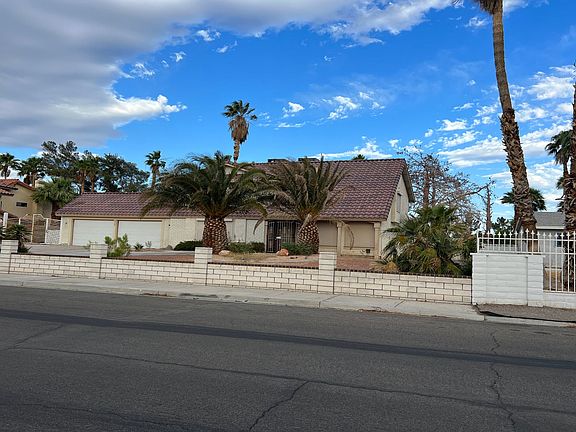 2nd image of 2727 Brockington Dr