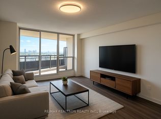 21 Vaughan Rd #1404, Toronto, ON M6G 2N2
