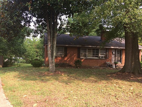 3rd image of 613 Crestview Dr