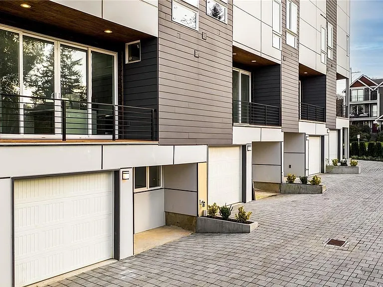 6303 Fauntleroy Way SW #A — Photo 31