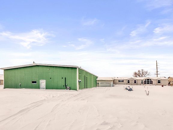 2nd image of 325 1st St SW