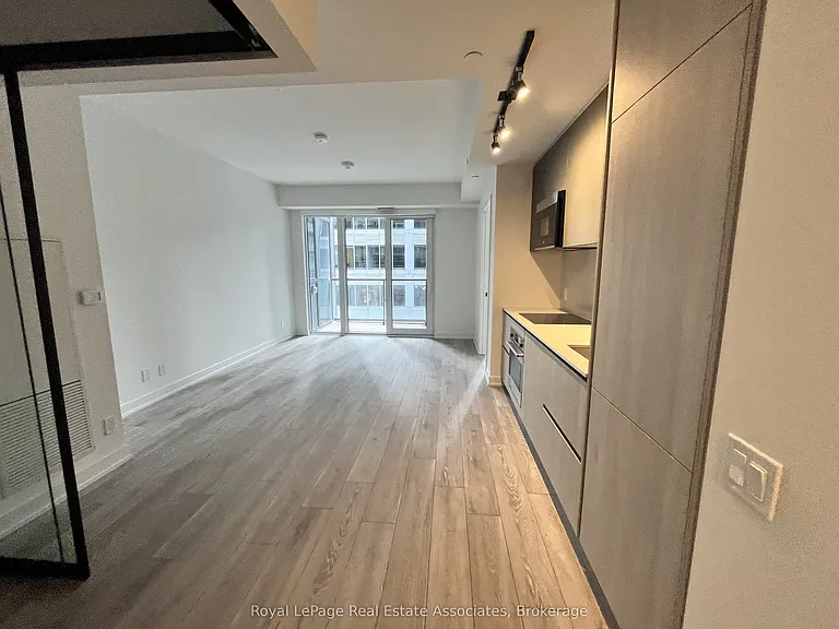 108 Peter St #906 — Photo 1