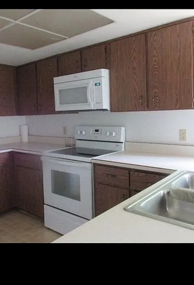 24 Southbury Ct — Photo 14
