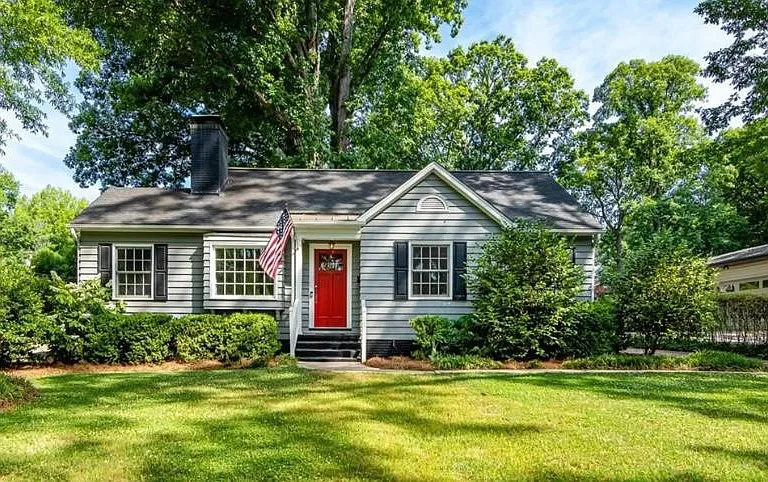 816 Sedgefield Rd — Photo 1