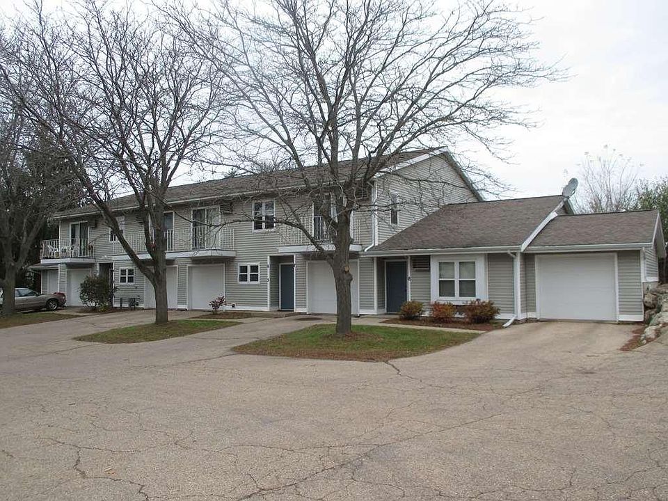 1st image of 1049 McKenna Blvd APT 5