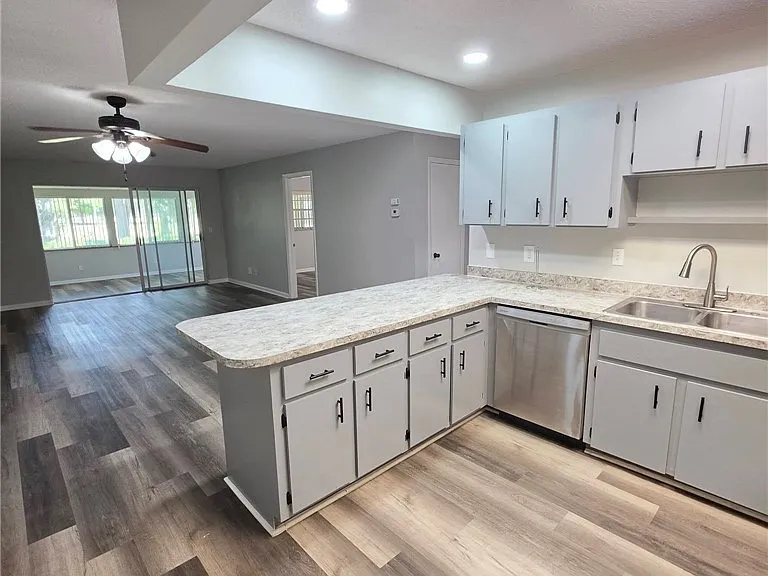 2702 Golf Hammock Dr — Photo 8