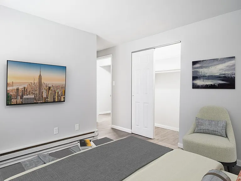 The Meridian Apartments — Photo 23