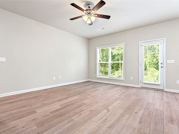 5th image of 1221 McCoy St
