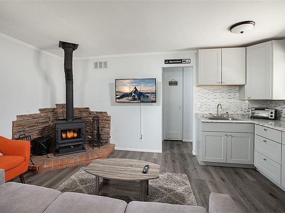 3rd image of 434 San Bernardino Dr