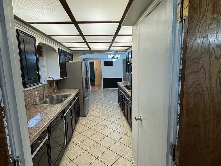 429 Sheffield Dr — Photo 45