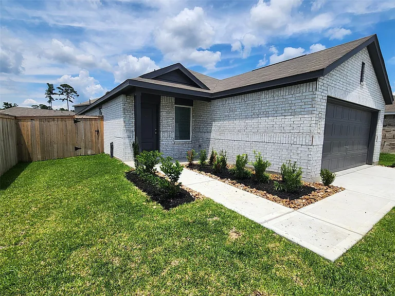 929 Capracotta Dr — Photo 3
