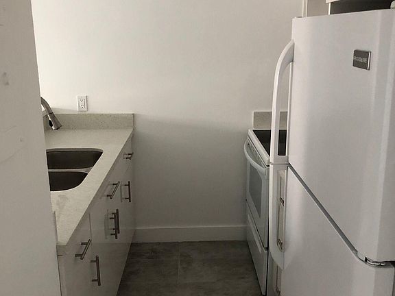 5th image of 1225 NE 124th St APT 41B