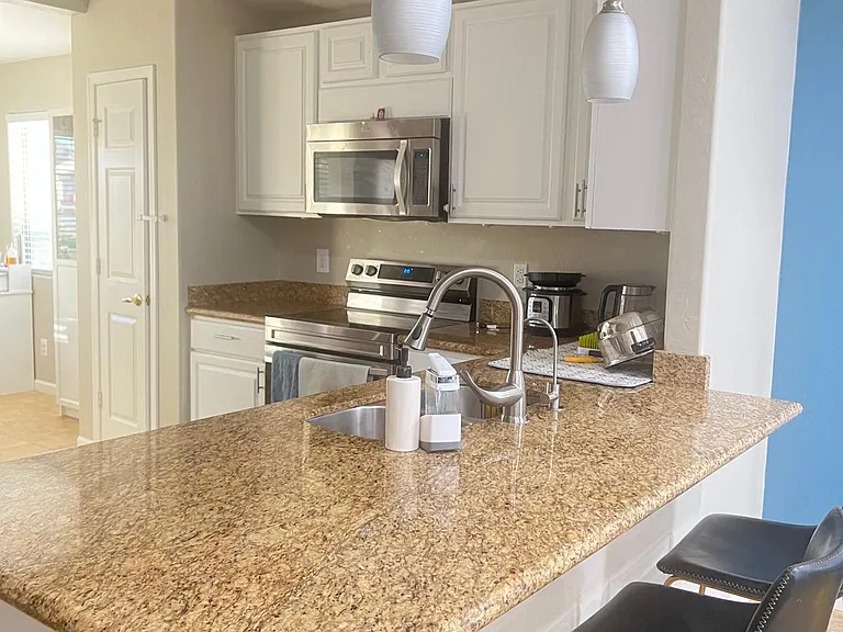 743 W Oxford Ln — Photo 6