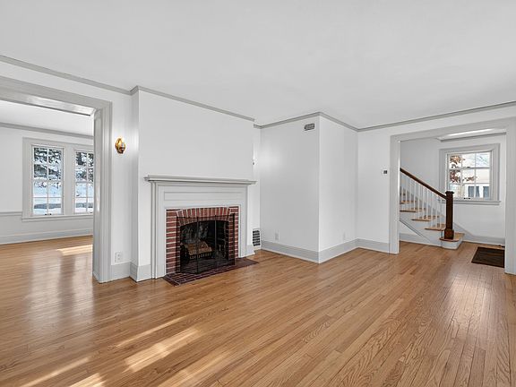 5th image of 1226 Sweetbriar Rd