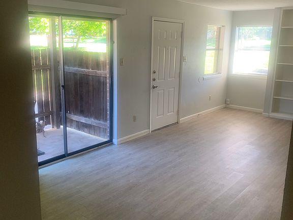 3rd image of 7825 Beauregard Cir APT 19B