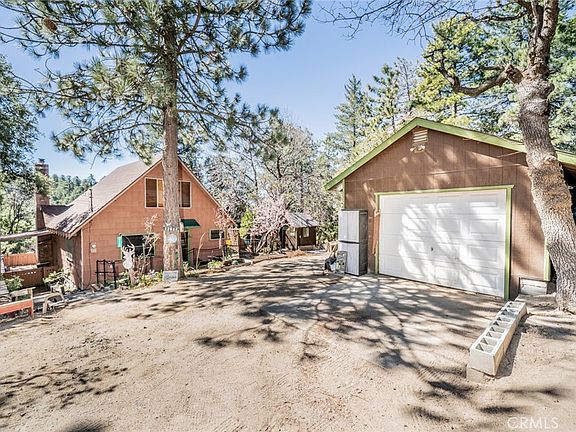 3rd image of 52647 Pine Cove Rd