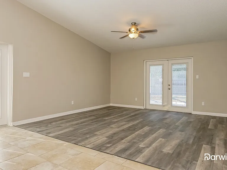 1504 Cougar Ct — Photo 6