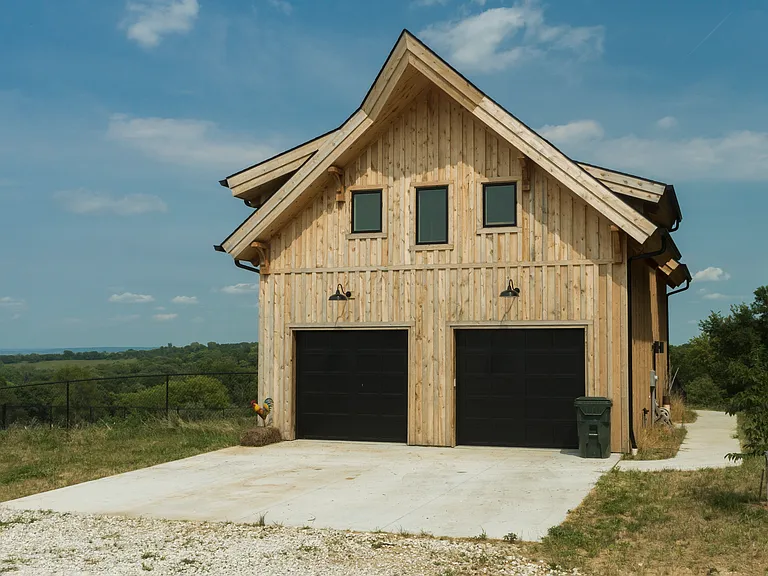 2660 County Road P43 — Photo 2