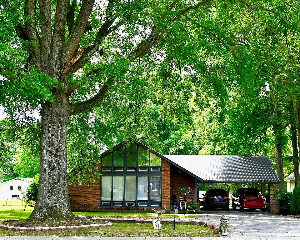605 N Main St - Property Image