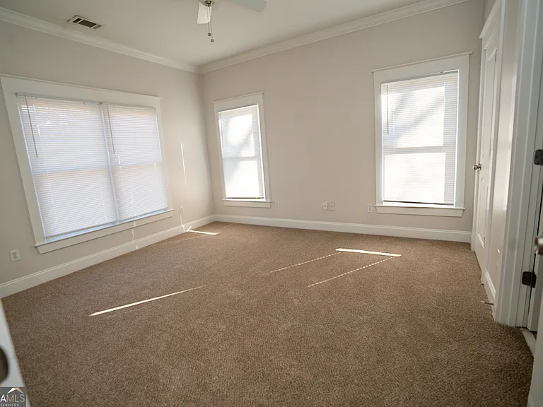 901 Custer Ave SE — Photo 14