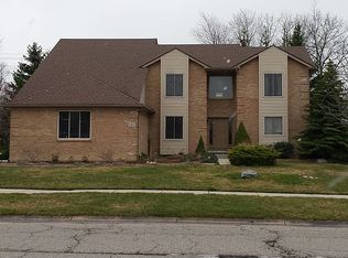 49422 Monte Rd, Chesterfield, MI 48047