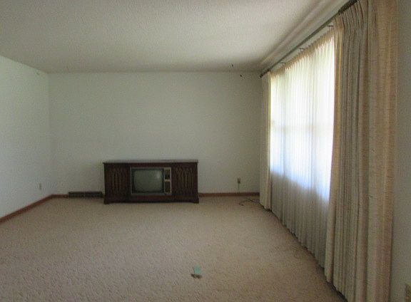 5th image of 1811 Gibson Ave