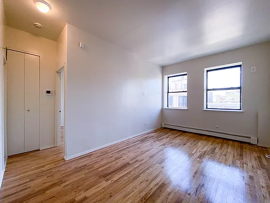 Rented by City Connections Realty | media 11