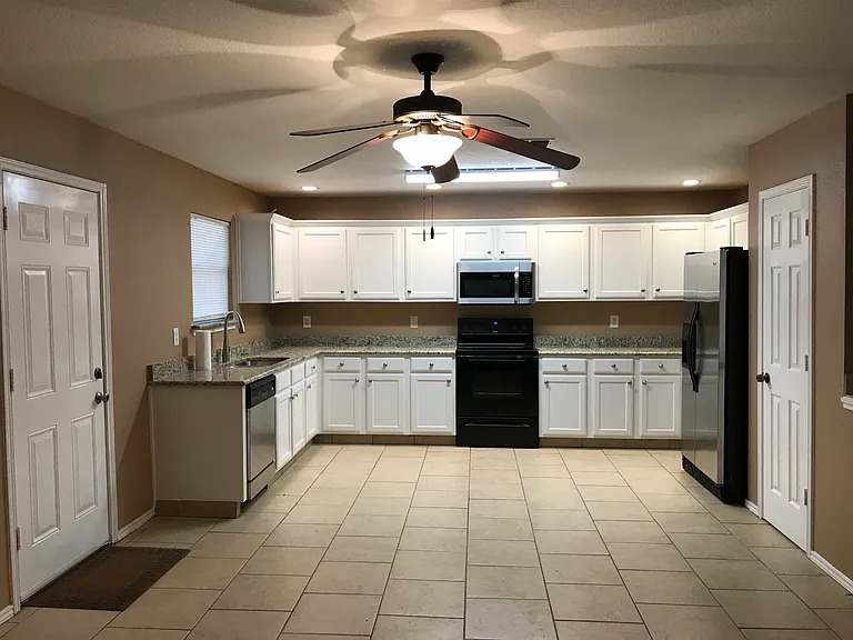 10148 Cougar Trl — Photo 12