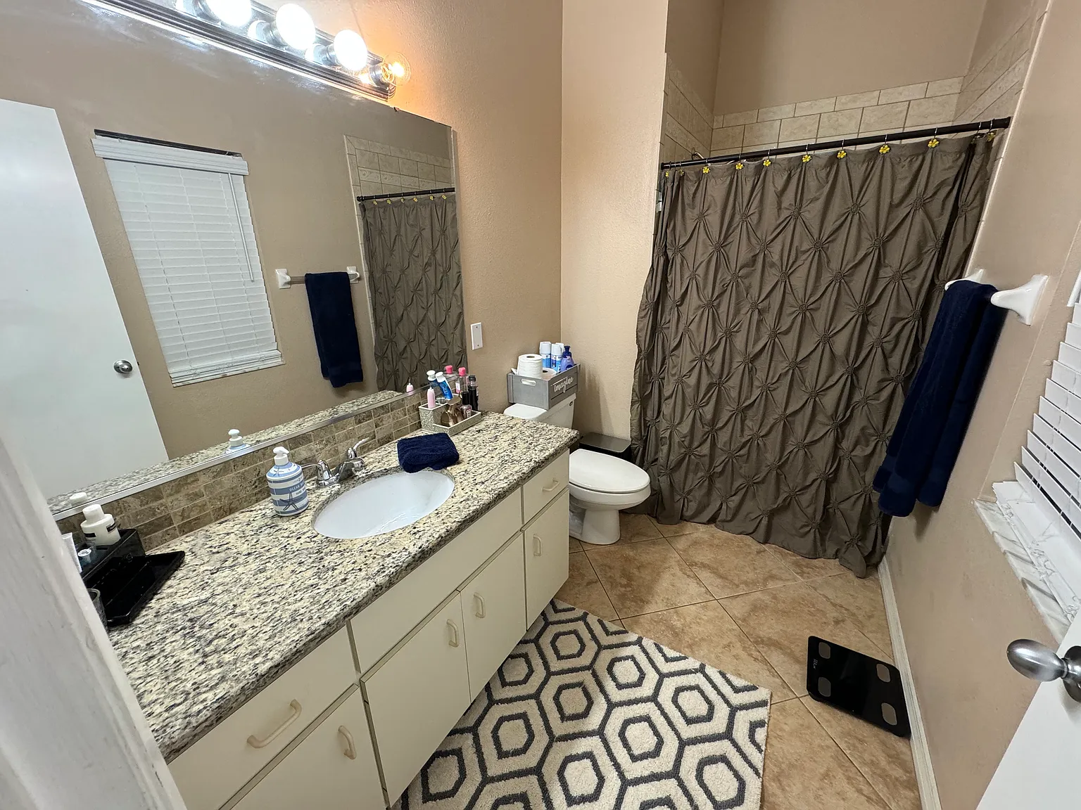 3922 Woodrow St — Photo 2