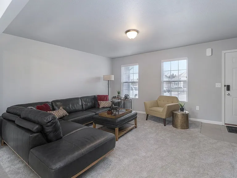 331 Catera Ct — Photo 4