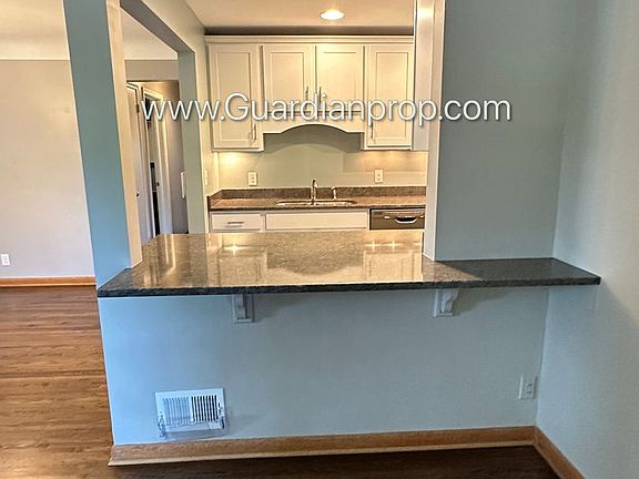 5th image of 4402 Zenith Ave S