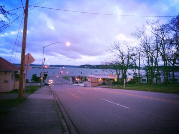 Pioneer Apartments (1121 SE 9th Ave), 1121 SE 9th Ave APT 10, Oak Harbor, WA 98277