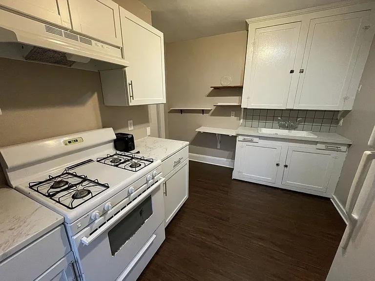 713 E Lafayette St — Photo 5