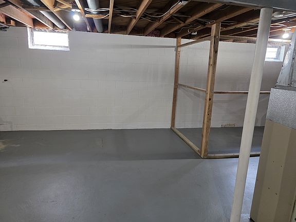 5th image of 9033 W Crawford Ave #9031