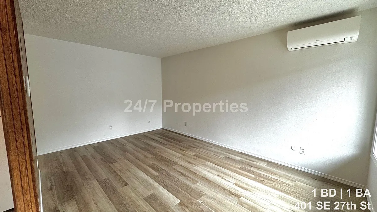 Building Photo - 2025-401MF
