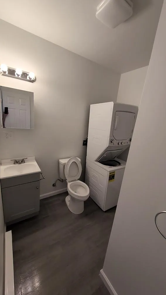 2 bed, 775 sqft, $1,600 — Photo 1