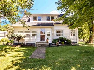 120 South St, Fairview, IL 61432