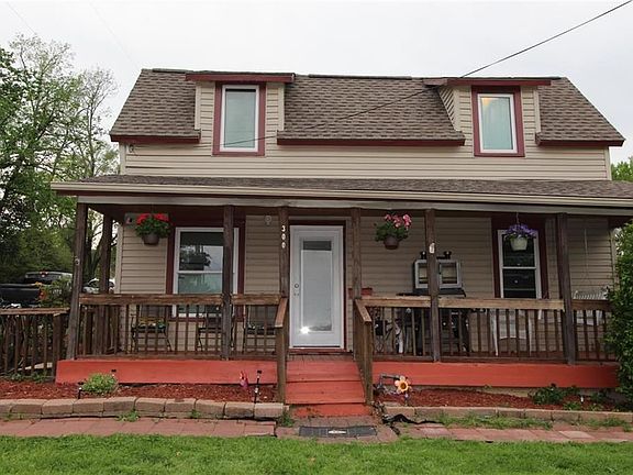 2nd image of 300 Emerson Ave