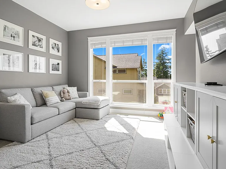 7068 SW Valenta Ct — Photo 17