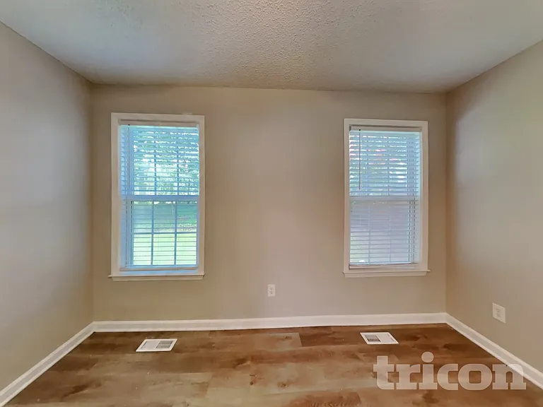 153 Cambridge Elm Dr — Photo 9