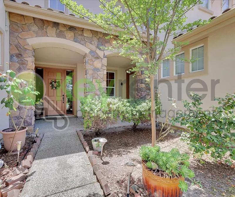 208 Otter Glen Ct