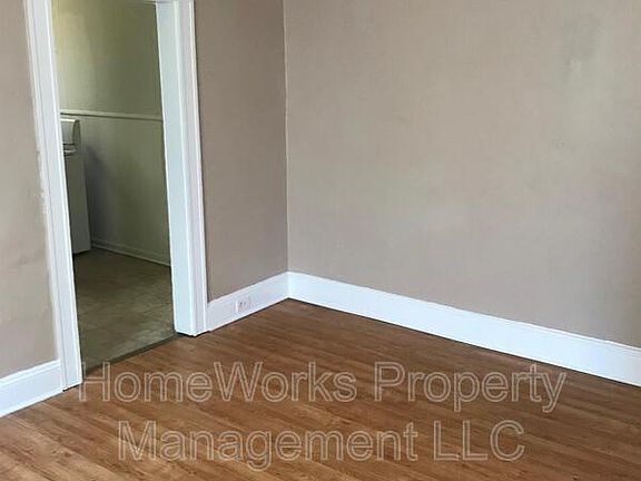 4th image of 2919 Fleetwood Ave