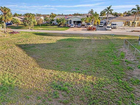 5th image of 901 Eagle Ln #43
