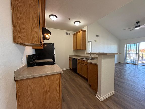 5th image of 18657 Stroh Rd Unit 4305