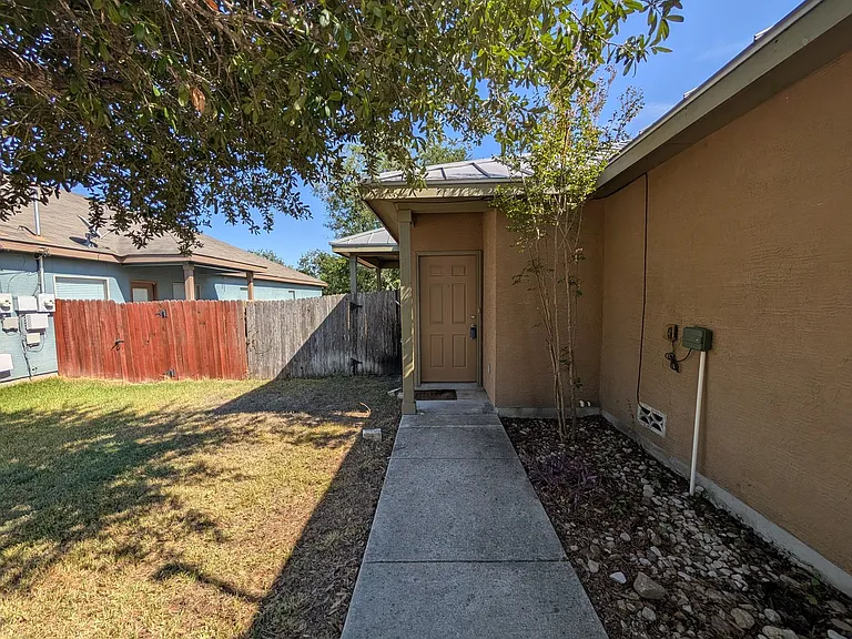 228A Anne Louise Dr — Photo 2