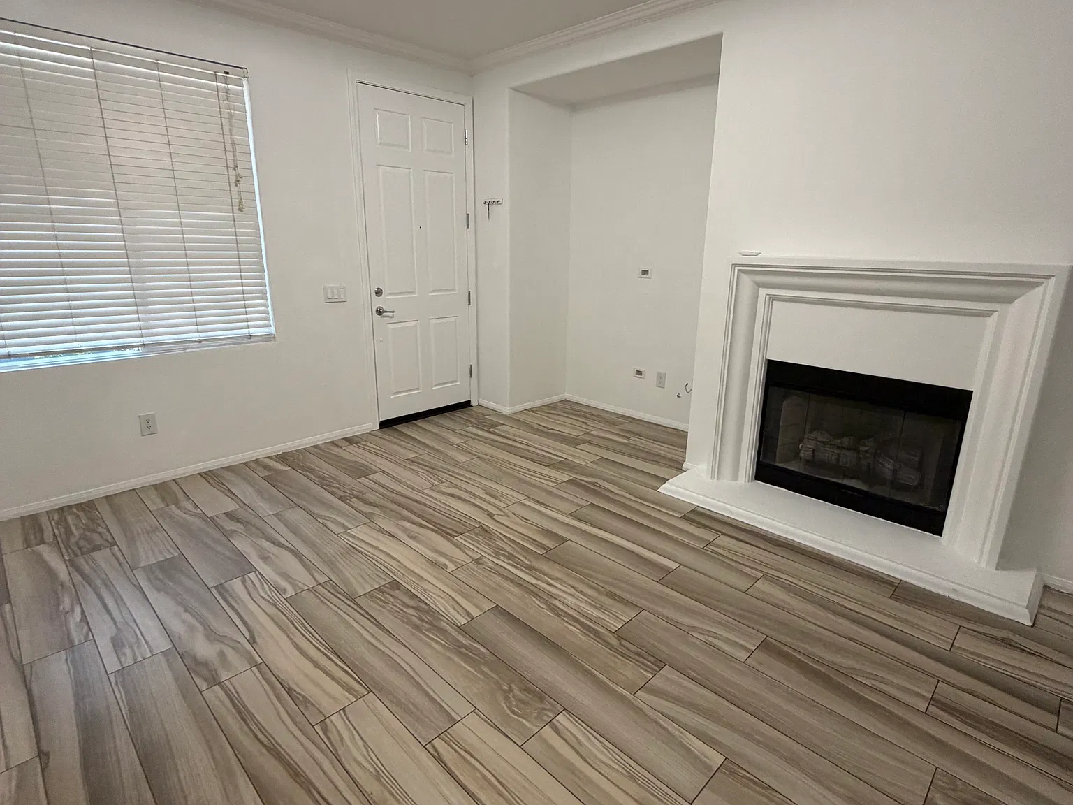 3 bed, 2.5 bath, 1504 sqft, $3,800 — Photo 1