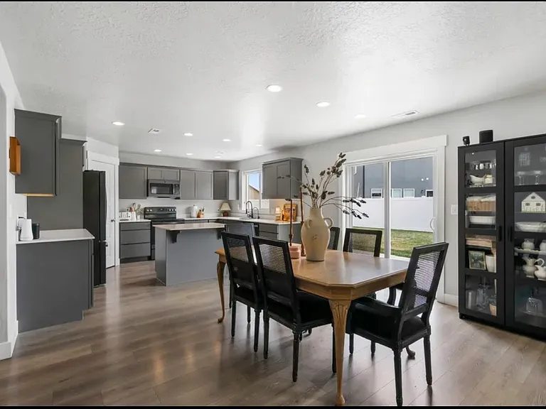 148 N 200 E — Photo 5